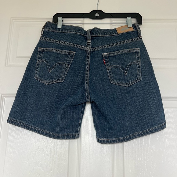 Levi’s 515 Knee Length Shorts Size 4 Women's Medium Wash Mide Rise - Picture 3 of 10
